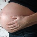 Bauch-mit-Hand.jpg